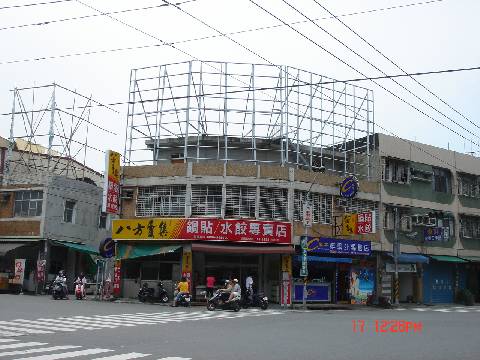 橋頭鄉白樹路鄉公所旁三角窗店面看板視意圖